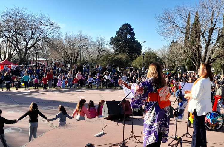 Imagen de la nota: Gran festejo el Mes de la Infancia en la plaza