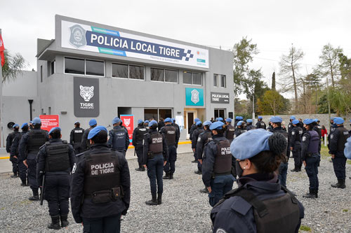 Imagen de la nota: Julio Zamora y Sergio Berni inauguraron la nueva sede de la Policí­a Local
