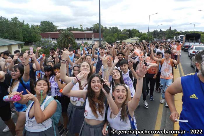 Imagen de la nota: Estudiantes secundarios volvieron a festejar el fin de curso en Pacheco